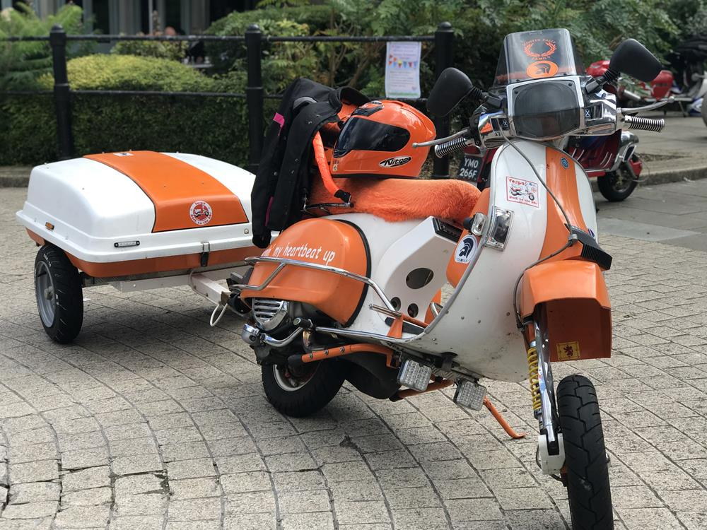 Vespa-PX-trailer-orange