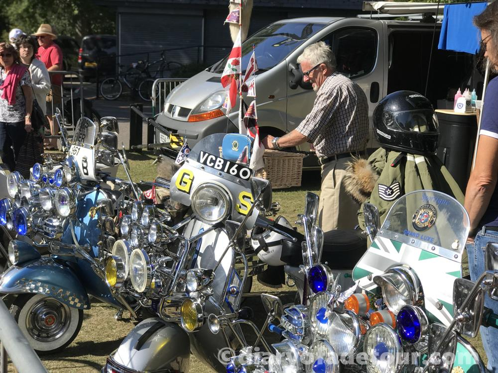 Mod scooters at Bognorphenia event