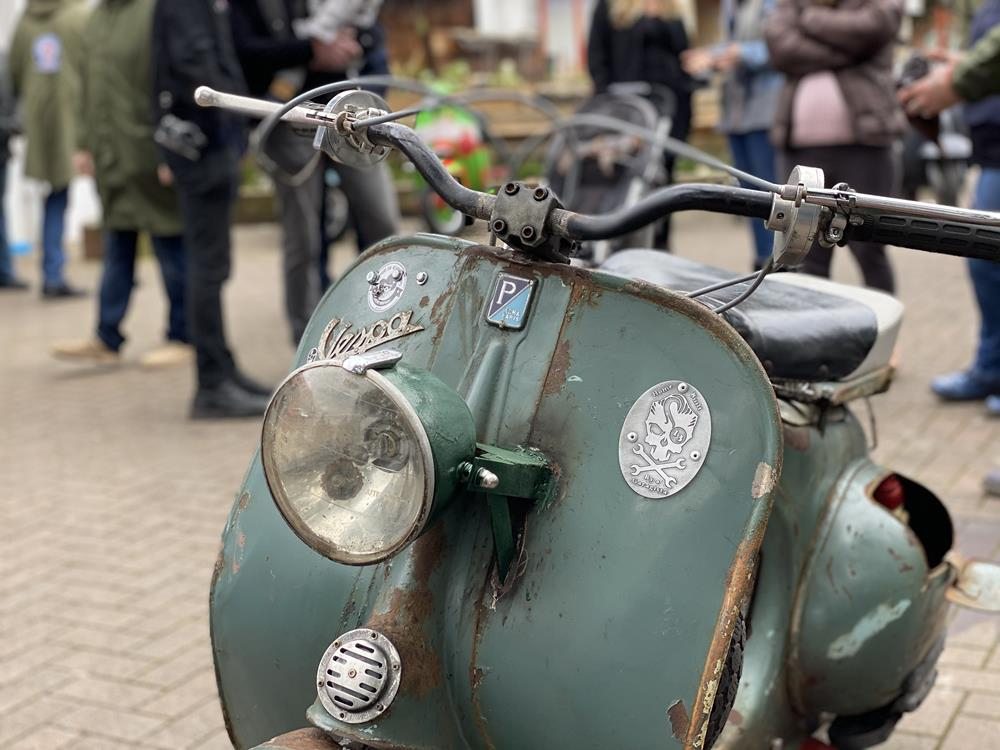 Custom-Vespa-classic-garagista