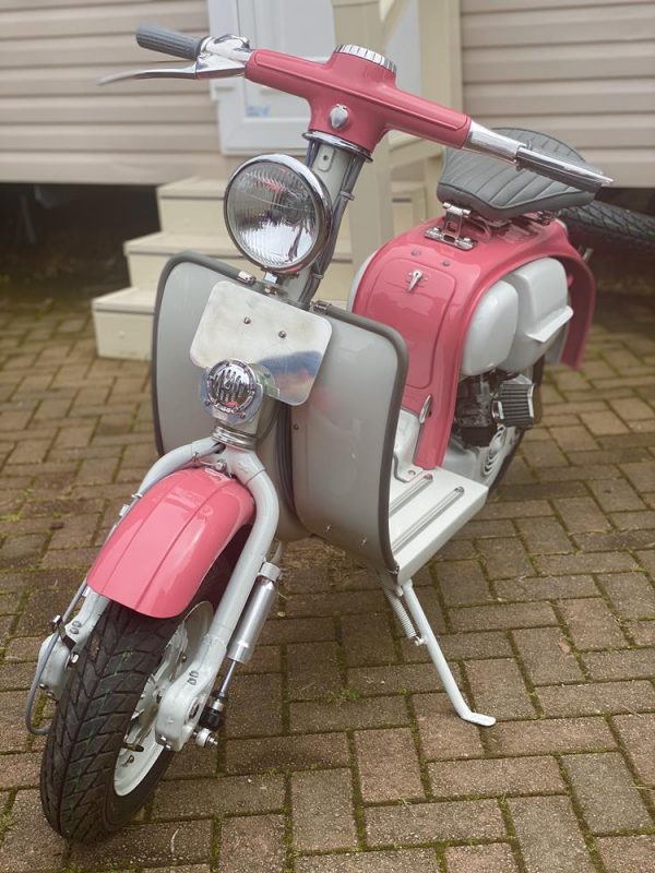 Pink-classic-Lambretta-front