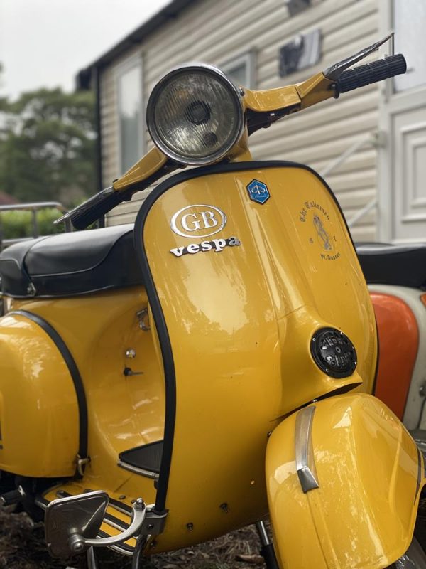 Yellow-Rally-Vespa