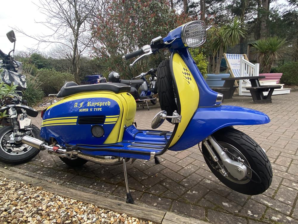 blue-yellow-AF-lambretta