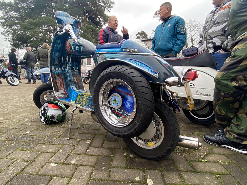 heat-custom-Vespa